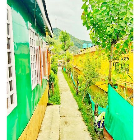 Srīnagar Backyard Stays With Dal Lake View מראה חיצוני תמונה